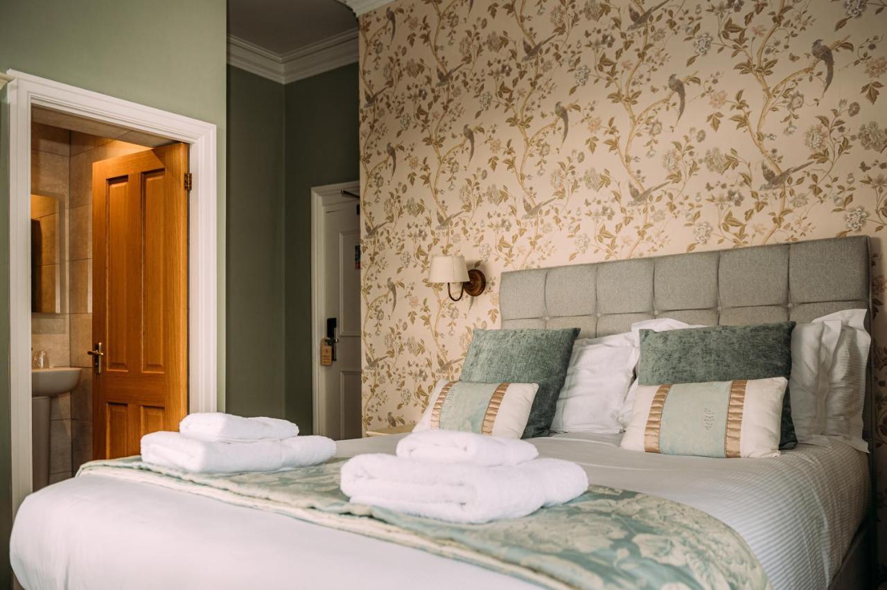 The Queens Hotel Литам-Сент-Эннс Экстерьер фото